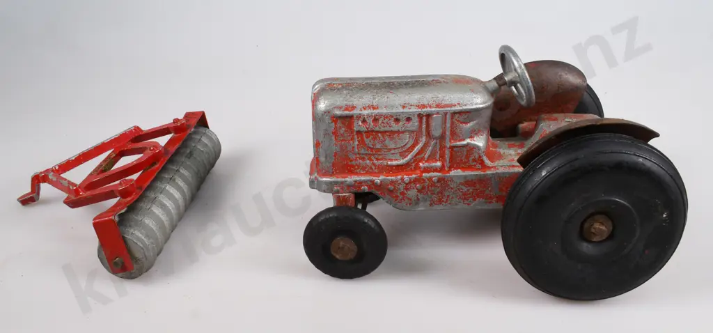 TIGER TOYS FORDSON TRACTOR, ROLLERS Image 1++