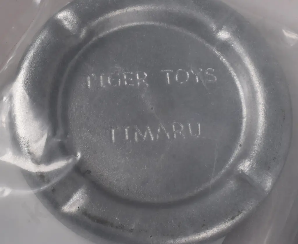 TIGER TOYS 2008 ASHTRAY, & CERTIFICATE OF AUTHENTICITY Image 1++