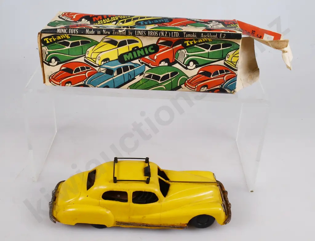 TRI-ANG MINIC CLOCKWORK TOY VEHICLES Image 1++