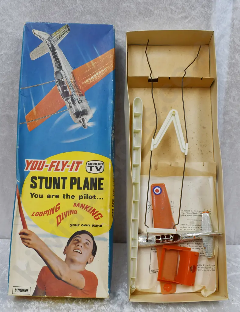 ASSORTED LINCOLN INTERNATIONAL TOYS Image 1++
