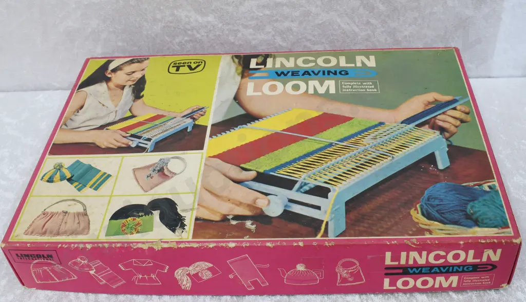 ASSORTED LINCOLN INTERNATIONAL TOYS Image 1++
