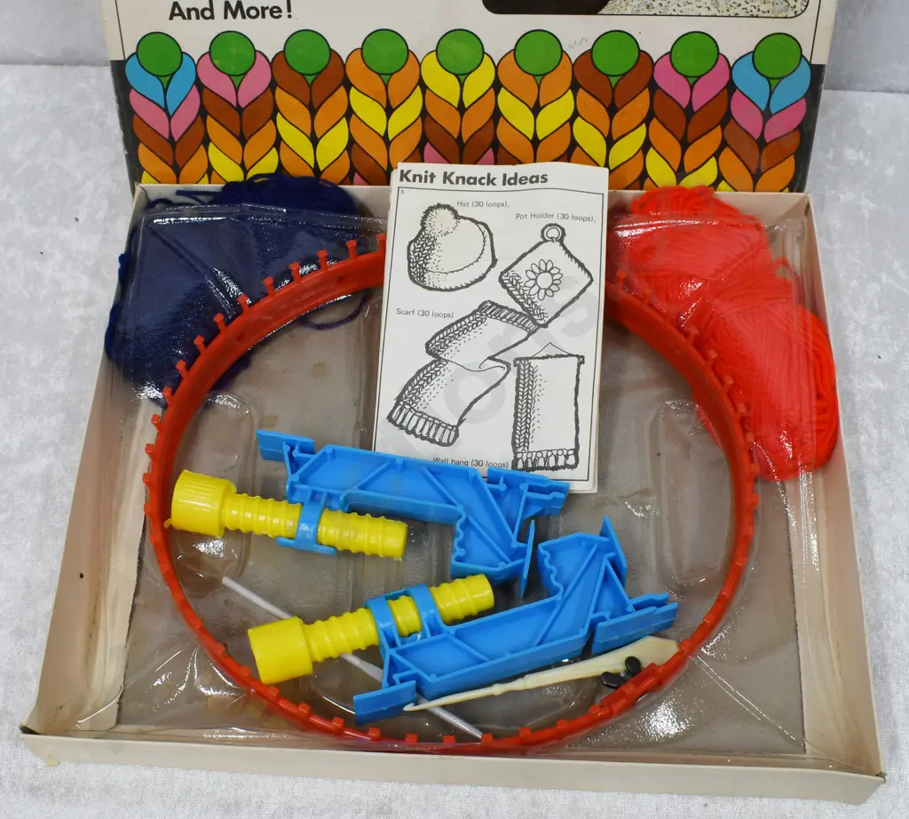ASSORTED LINCOLN INTERNATIONAL TOYS Image 1++