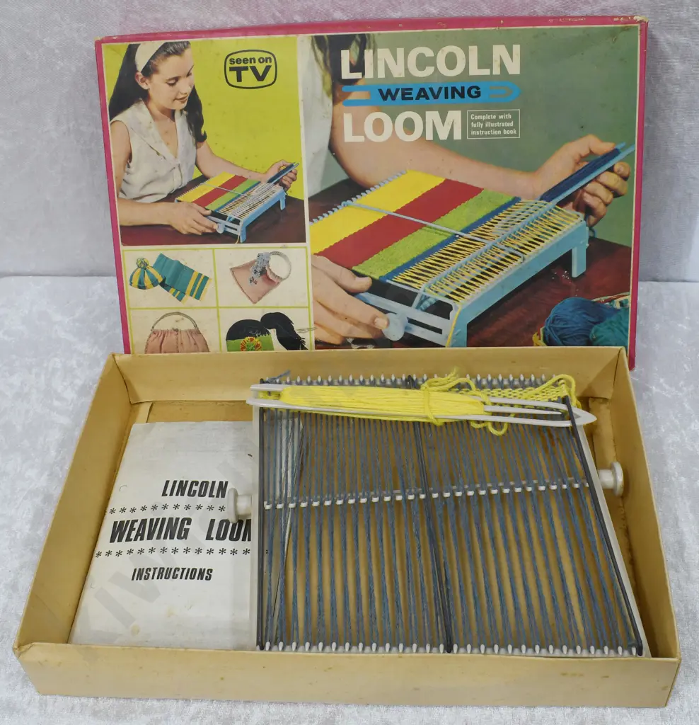 ASSORTED LINCOLN INTERNATIONAL TOYS Image 1++