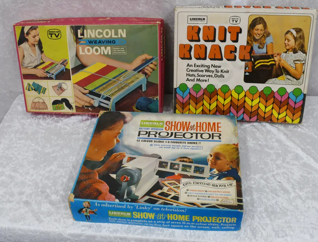 ASSORTED LINCOLN INTERNATIONAL TOYS Image 1++
