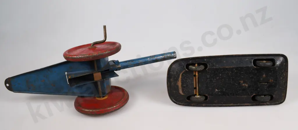 2 TIN TOYS Image 1++