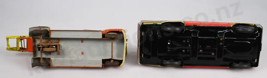 TINPLATE TOY VEHICLES Image 1++