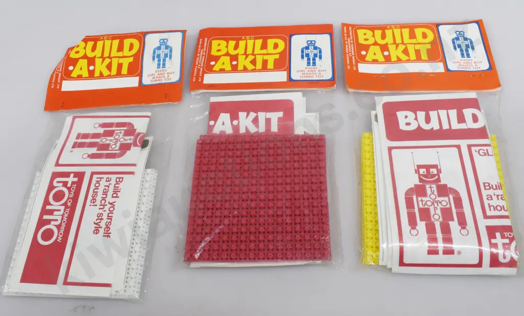 TORRO, BUILD-A-KIT PLAY SETS Image 1++