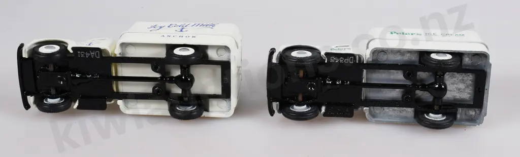 MICRO MODEL INTERNATIONAL DELIVERY VANS Image 1++