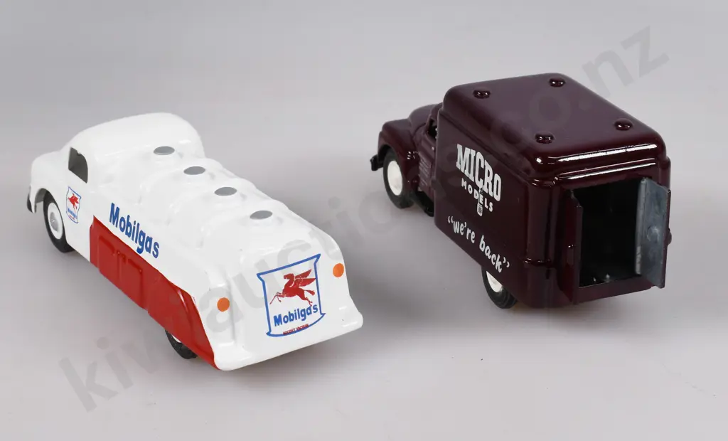 MICRO MODEL MOBIL PETROL BOWSER, INTERNATIONAL DELIVERY TRUCK Image 1++