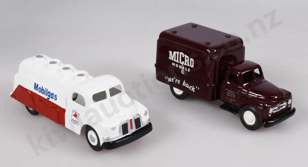MICRO MODEL MOBIL PETROL BOWSER, INTERNATIONAL DELIVERY TRUCK Image 1++