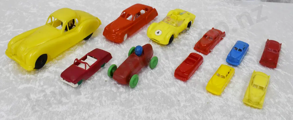 PLASTIC TOY VEHICLES Image 1++