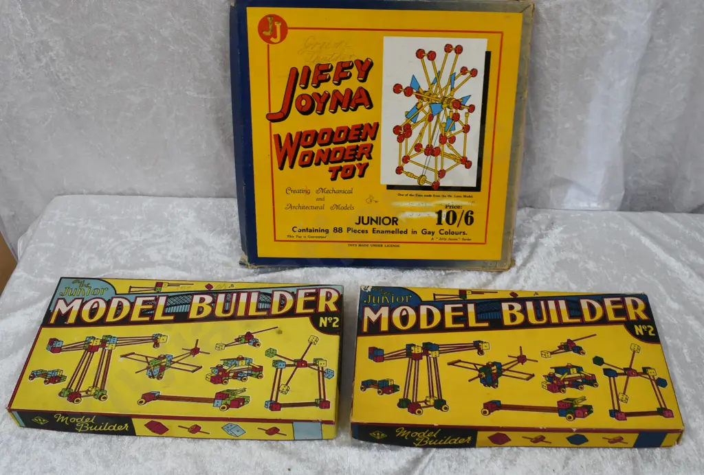 WOODEN TOY CONSTRUCTION SETS Image 1++