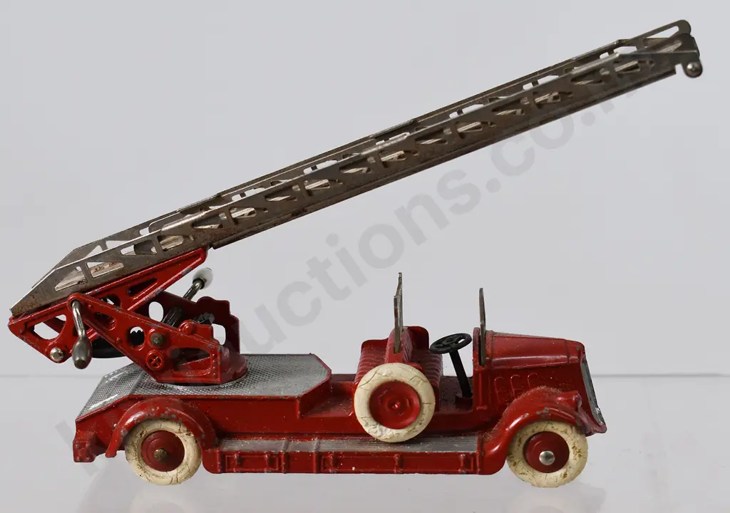 DINKY DELAHAYE FIRE TRUCK 32D Image 1++