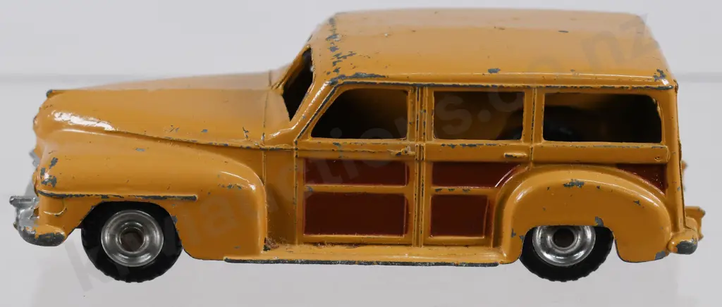 DINKY TOYS PLYMOUTH WOODY ESTATE Image 1++