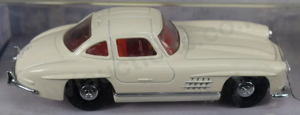 DINKY 1955 MERCEDES BENZ 300SL GULLWING IN BOX Image 1++