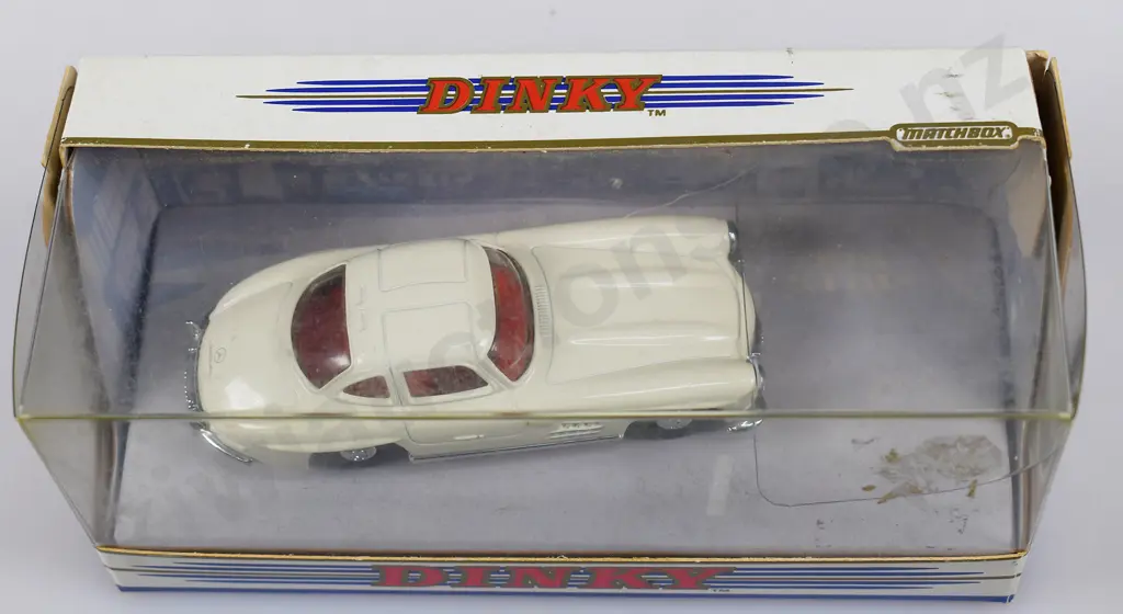 DINKY 1955 MERCEDES BENZ 300SL GULLWING IN BOX Image 1++