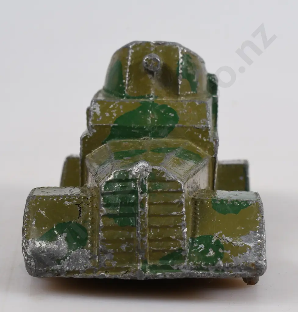 TINK-E-TOYS ARMOURED VEHICLE Image 1++