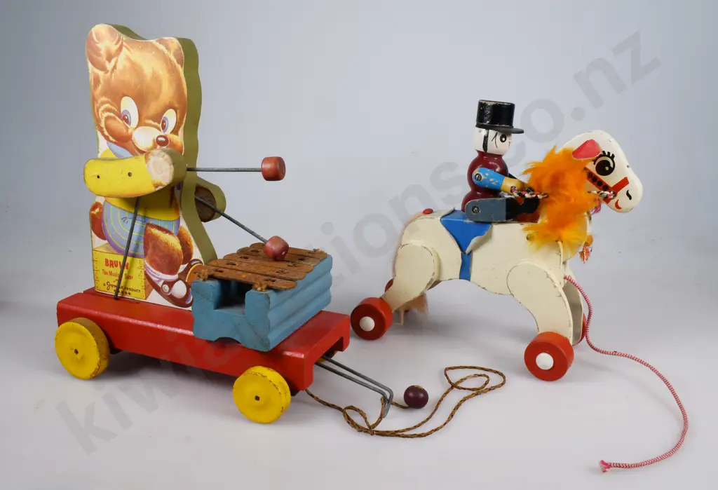 WOODEN PULL-ALONG TOYS. Image 1++