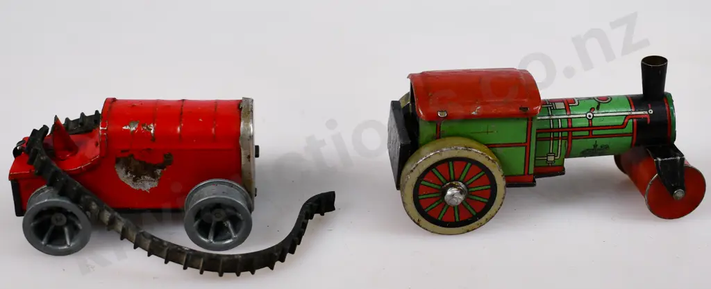 TRI-ANG, WELLS BRIMTOY CLOCKWORK TOYS Image 1++