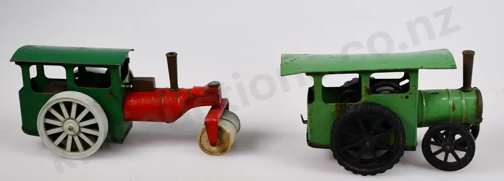 TRI-ANG, WELLS BRIMTOY CLOCKWORK TOYS Image 1++