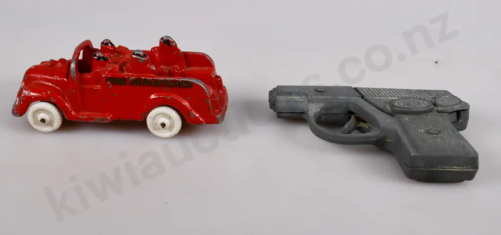 FUN HO FIRE ENGINE, DICK TRACY CAP GUN Image 1++