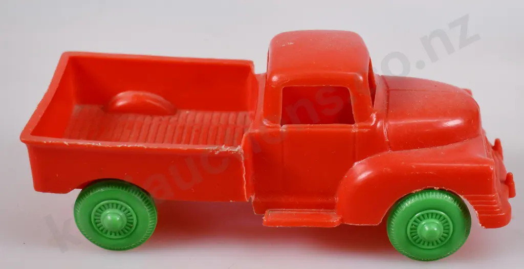ASSORTED PLASTIC TOYS Image 1++