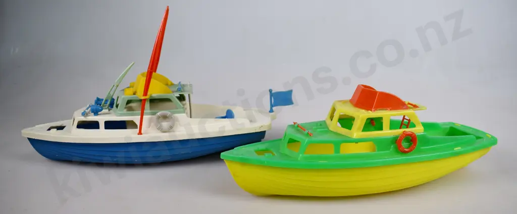 ASSORTED PLASTIC TOYS Image 1++