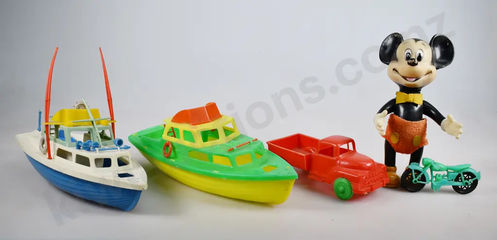 ASSORTED PLASTIC TOYS Image 1++