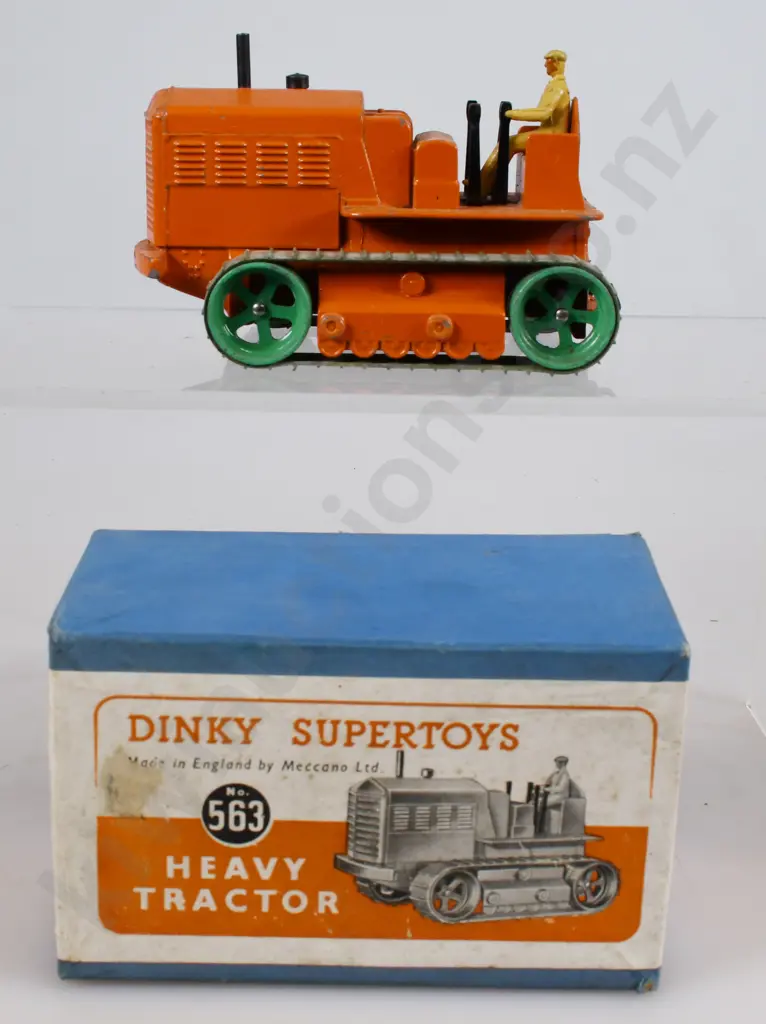 DINKY SUPERTOYS HEAVY TRACTOR, BOXED, NO 563 Image 1++