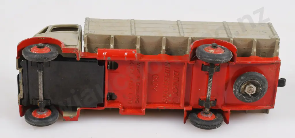 DINKY SUPERTOYS GUY 4-TON LORRY, NO 511 Image 1++
