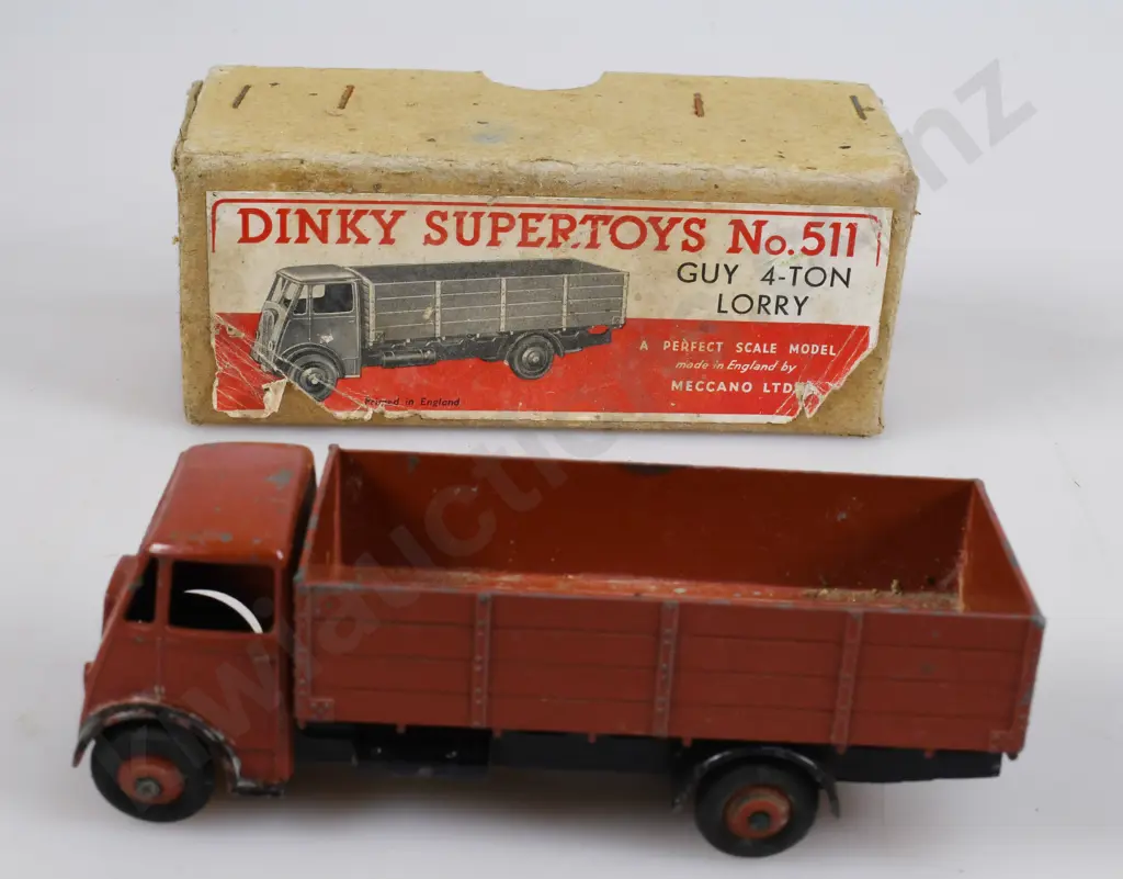 DINKY SUPERTOYS GUY 4-TON LORRY, IN ORIGINAL BOX, NO. 511 Image 1++