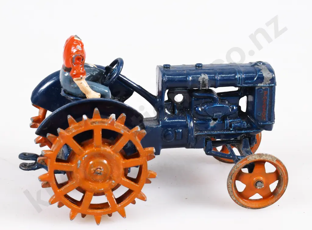 BRITAIN'S FORDSON MAJOR TRACTOR IN ORIGINAL BOX Image 1++