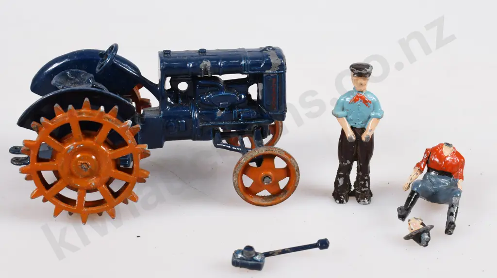 BRITAIN'S FORDSON MAJOR TRACTOR IN ORIGINAL BOX Image 1++