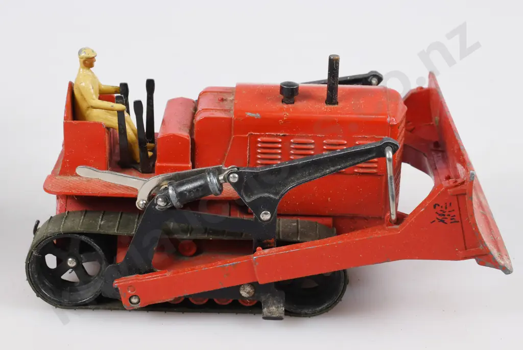 DINKY SUPERTOYS BLAW KNOX BULLDOZER IN ORIGINAL BOX, NO. 561 Image 1++