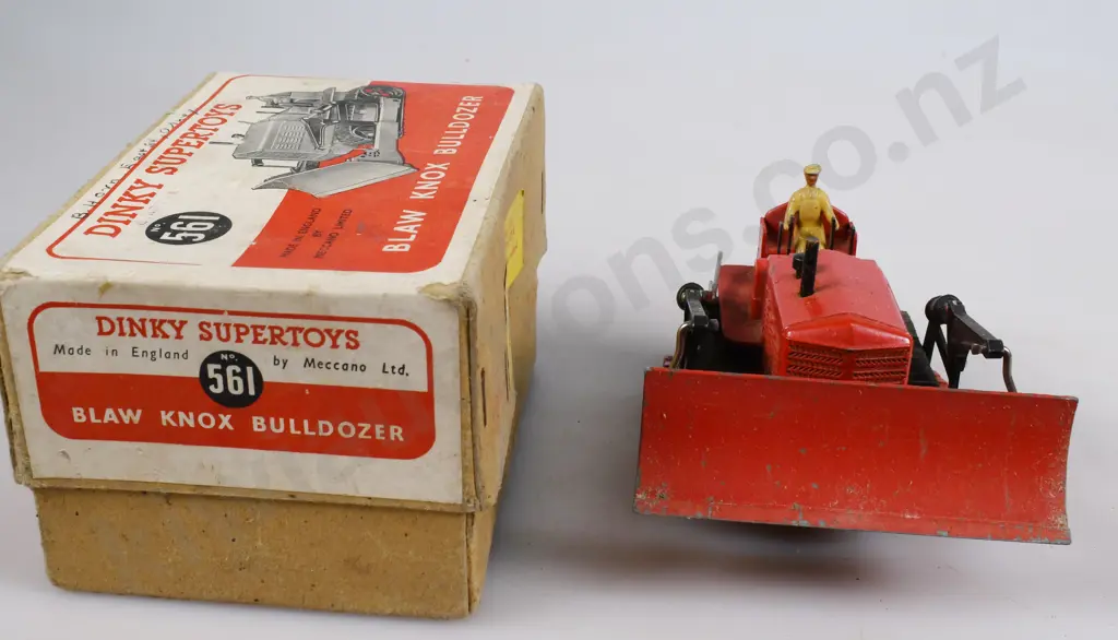 DINKY SUPERTOYS BLAW KNOX BULLDOZER IN ORIGINAL BOX, NO. 561 Image 1++
