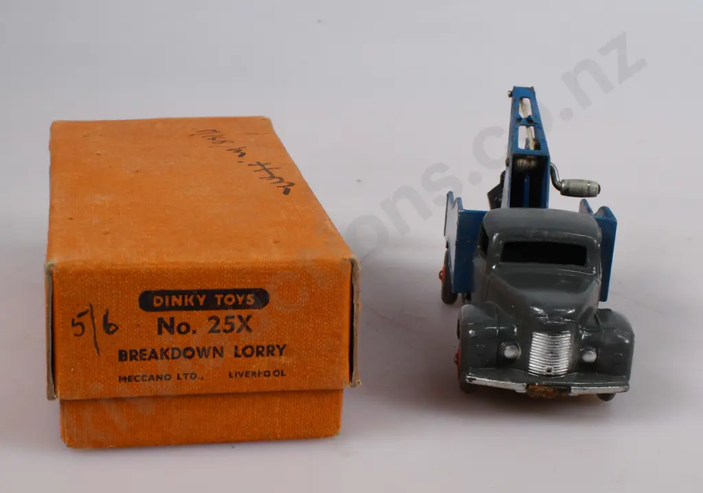 DINKY TOYS BREAKDOWN LORRY IN ORIGINAL BOX NO. 25X Image 1++