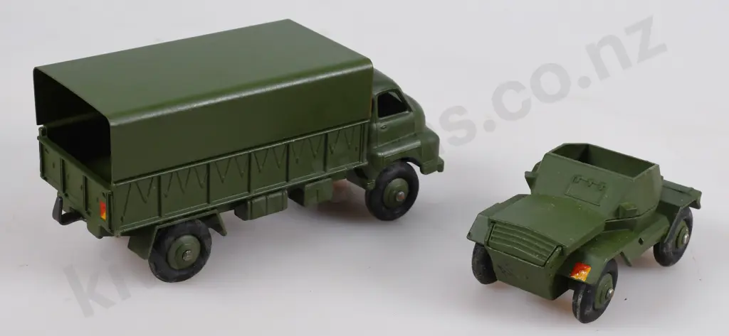 DINKY TOYS 3 -TON ARMY TRUCK & SCOUT CAR IN ORIGINAL BOXES, NO 621, 673 Image 1++