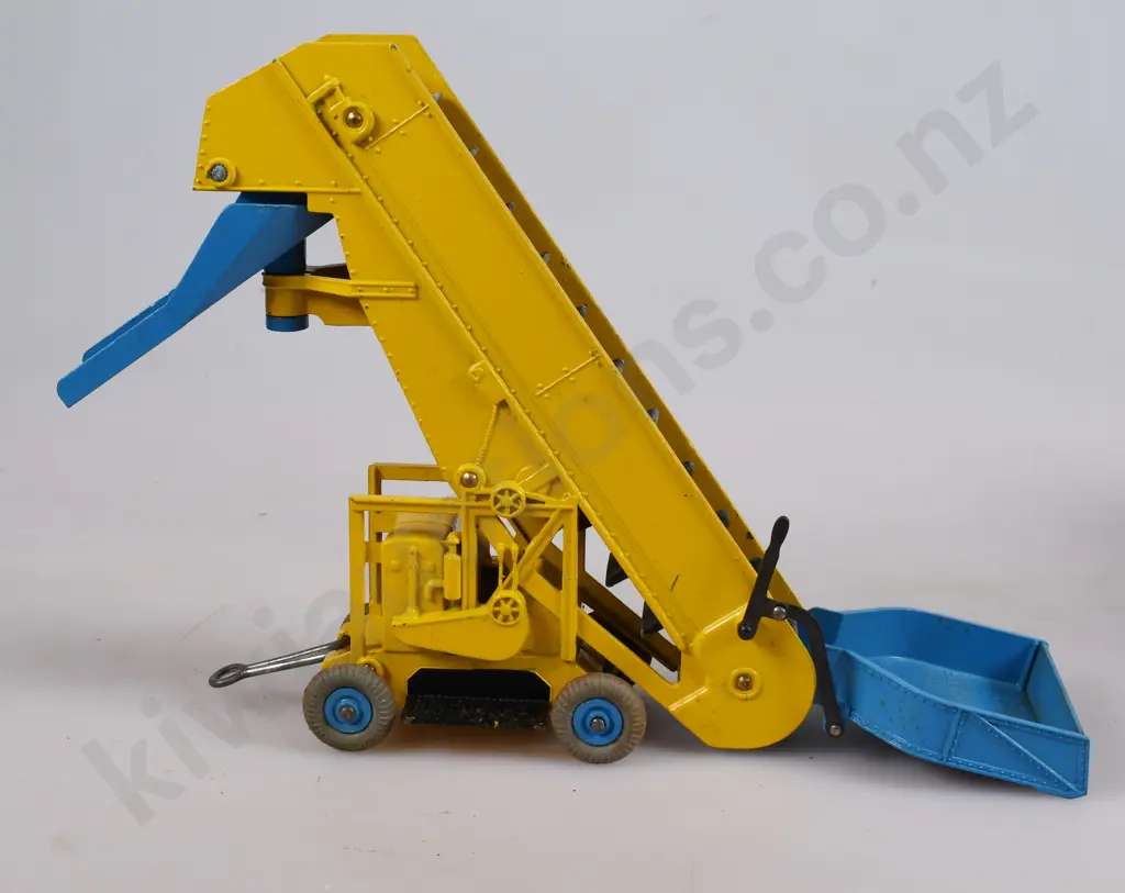 DINKY TOYS ELEVATOR LOADER IN ORIGINAL BOX, NO 564 Image 1++