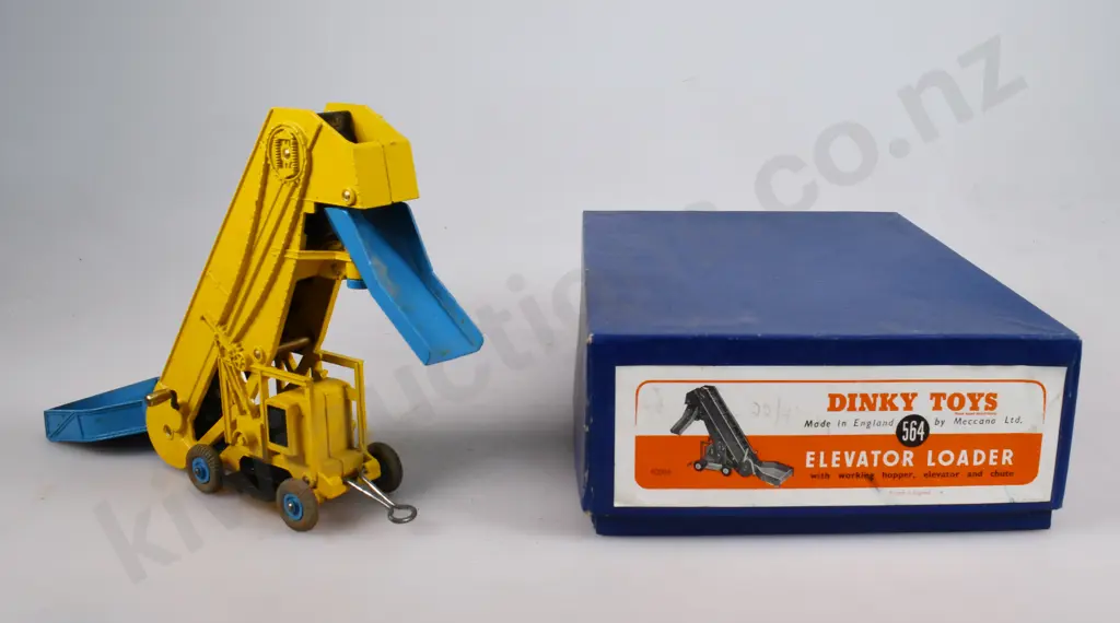 DINKY TOYS ELEVATOR LOADER IN ORIGINAL BOX, NO 564 Image 1++