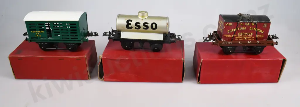 HORNBY TRAINS ROLLING STOCK IN ORIGINAL BOXES Image 1++