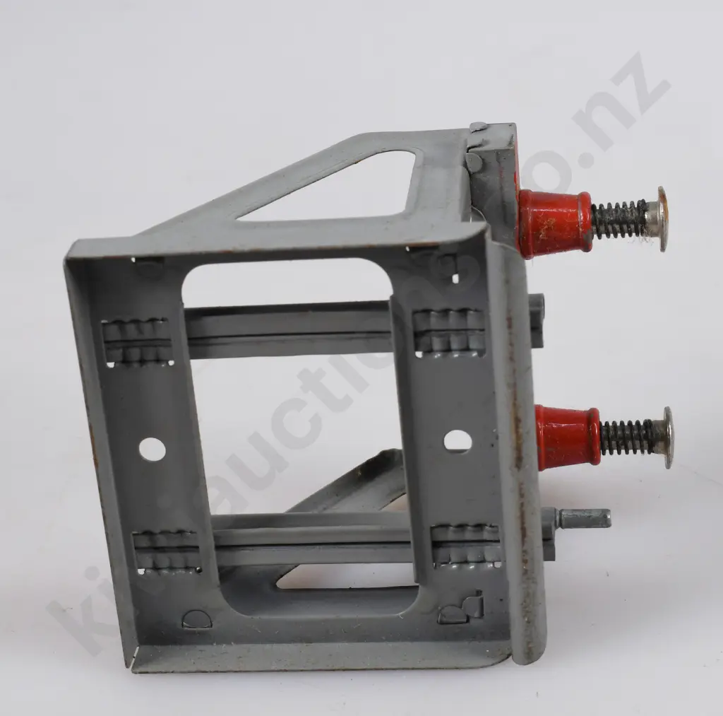 HORNBY TRAINS ACCESSORIES, DISTANT SINGLE ARM SIGNAL, BUFFER STOP IN ORIGINAL BOXES Image 1++
