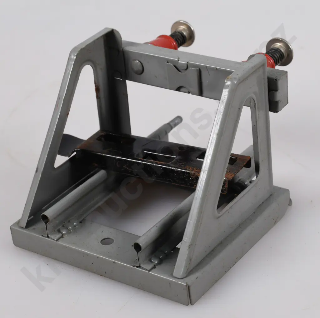 HORNBY TRAINS ACCESSORIES, DISTANT SINGLE ARM SIGNAL, BUFFER STOP IN ORIGINAL BOXES Image 1++