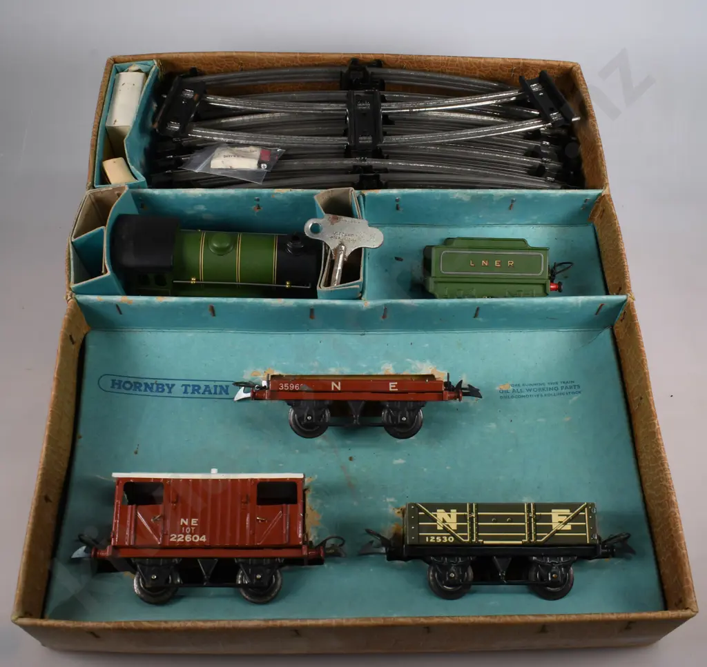 BOXED HORNBY O GAUGE CLOCKWORK TRAIN SET Image 1++