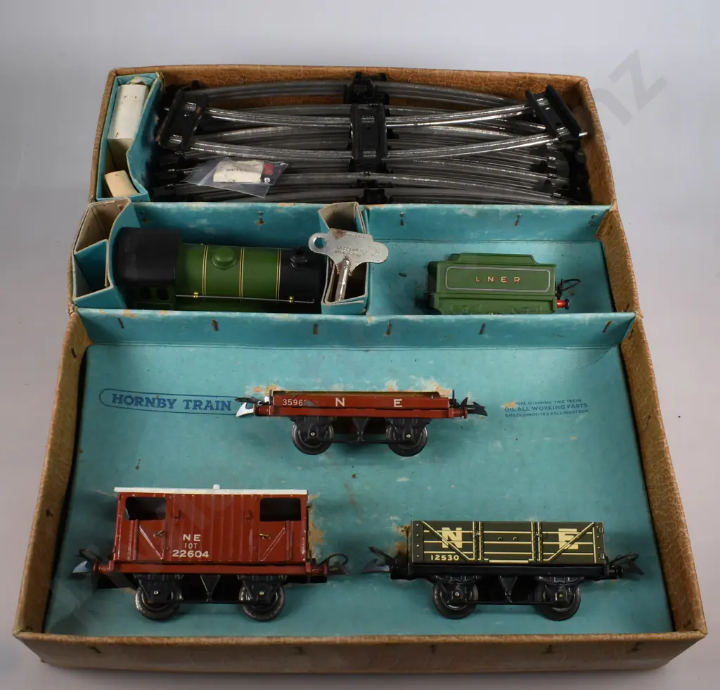 BOXED HORNBY O GAUGE CLOCKWORK TRAIN SET Image 1++
