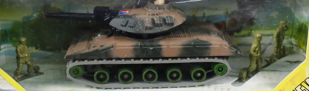MATCHBOX BATTLE KINGS K-109 SHERIDAN TANK Image 1++