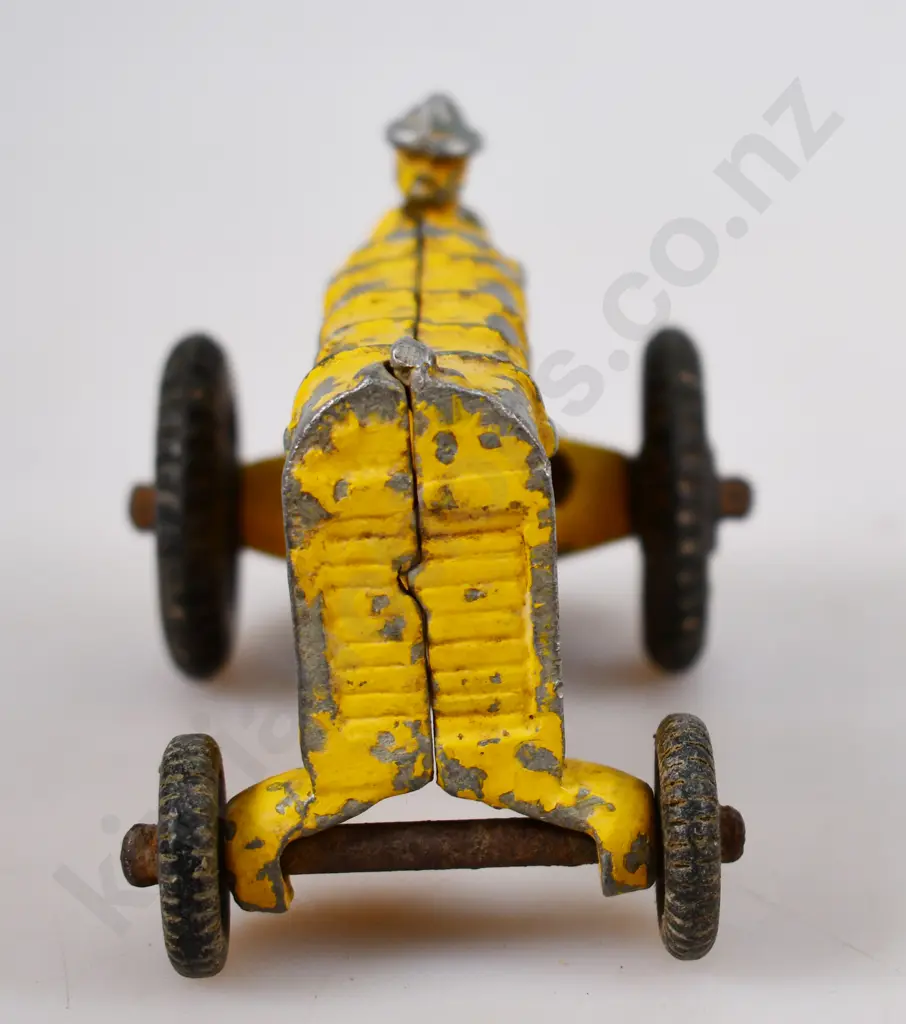 FUN HO MEDIUM TRACTOR, NO. 104 Image 1++