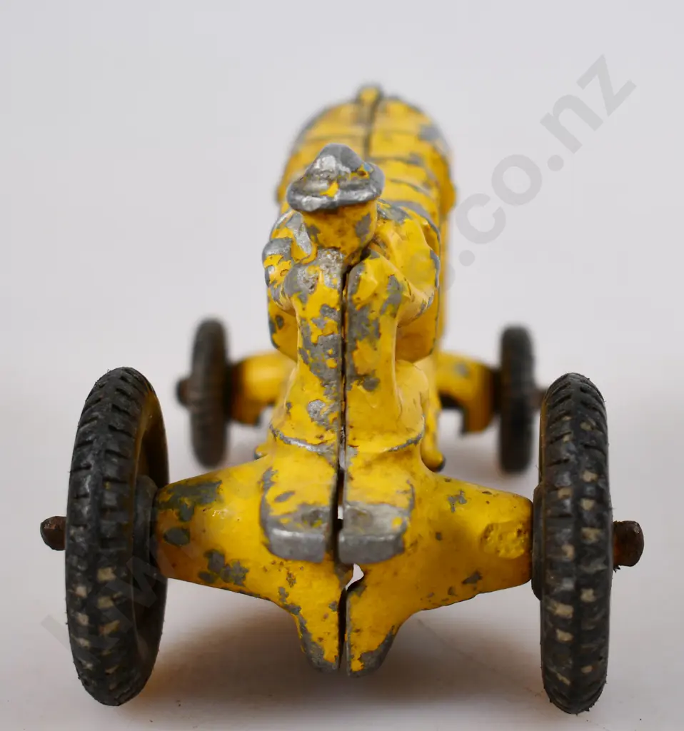 FUN HO MEDIUM TRACTOR, NO. 104 Image 1++