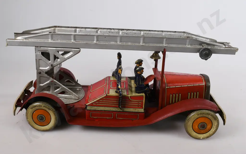 METTOY TINLATE CLOCKWORK FIRE ENGINE Image 1++
