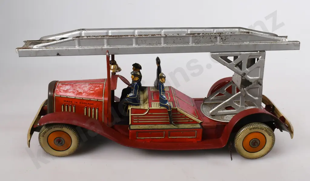 METTOY TINLATE CLOCKWORK FIRE ENGINE Image 1++