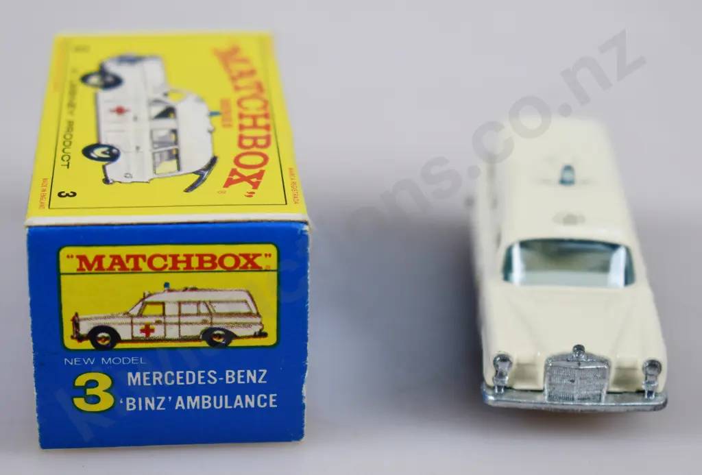 MATCHBOX MERCEDES-BENZ BINZ AMBULANCE, NO. 3 Image 1++